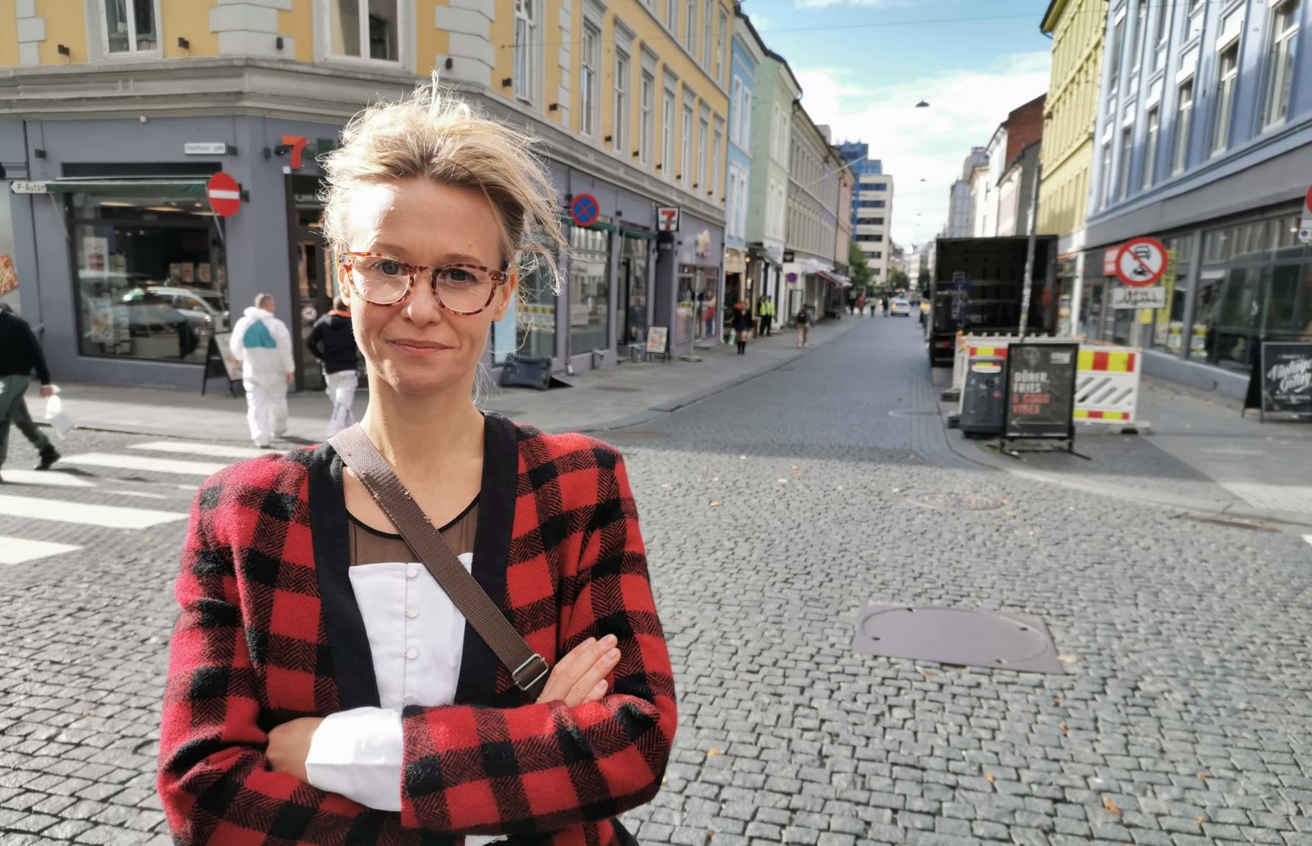 Ida Pallin Scaled som ser alvorlig mot kamera.