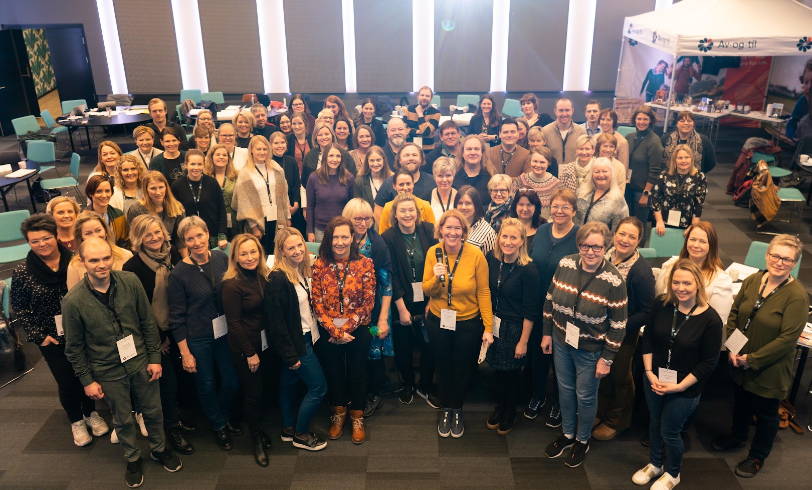 Gruppebilde av energikonferansen med av-og-til-kommuner, altså personer som jobber i disse kommunene.