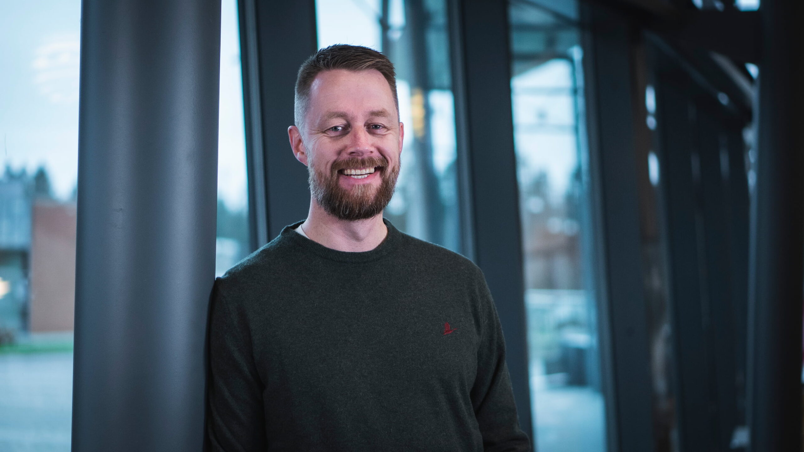 Geir Aker ser inn i kamera