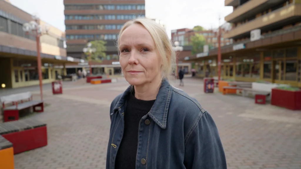 Portrett av Ida Sagmo Tvedte, regissør av filmen Stargate. I bakgrunnen ser vi Tøyen torg, hvor filmen ble spilt inn.