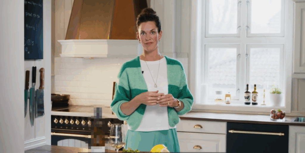 Sara Døscher på kjøkkenet sitt